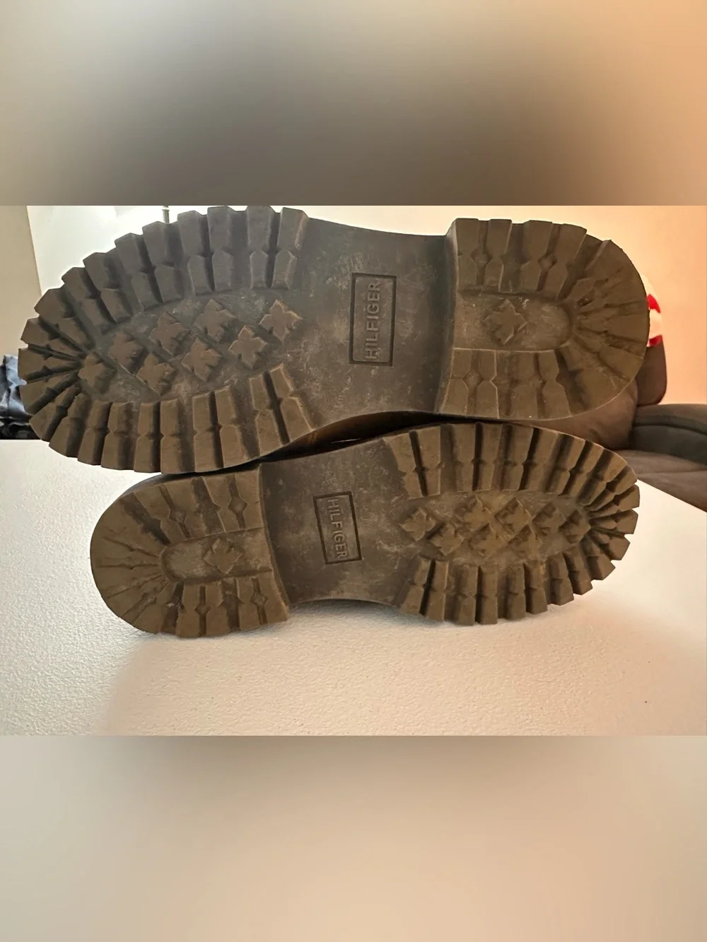 Tommy Hilfiger sturdy leather